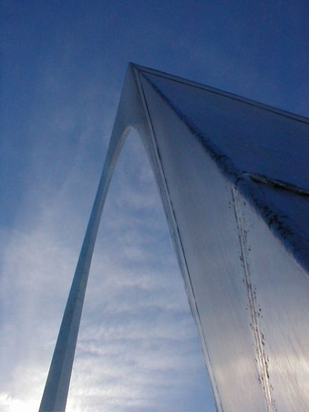 File:2001-11-21@19-00-56 St Louis Arch.jpg